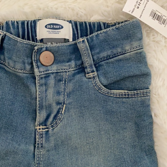 ON Bermuda Shorts - Picture 2 of 3